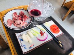 -毛辣果·贵州红酸汤牛肉火锅(西单店)