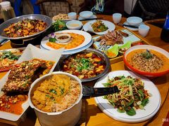 -有红鸡毛店·川菜(建设路店)