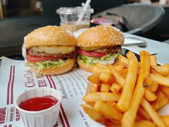 -The Habit Burger Grill 哈比特汉堡(世博店)