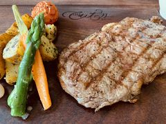 香扒澳洲谷饲安格斯牛肉排M3-北京华彬费尔蒙酒店·刃餐厅