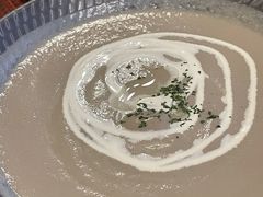 黑松露奶油蘑菇汤-WOLFGANG PUCK KITCHEN & BAR(迪士尼小镇店)