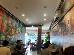 大堂-广信牛奶甜品世家(台东店)