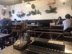 大堂-長壹旋转烤吧 农家鸡火锅