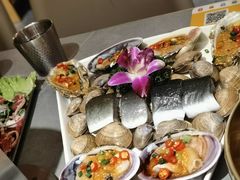 -围炉肉舍•炭烤活鳗•丹东海鲜烤肉(步行街店)