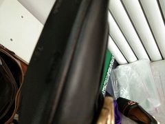 -京伟修鞋洗鞋奢侈品皮具护理店