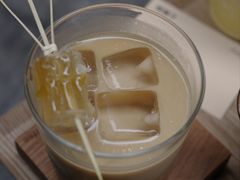 Bee的蜂巢拿铁-LilBee Coffee