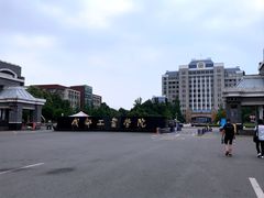 校门-成都工业学院(郫都校区)
