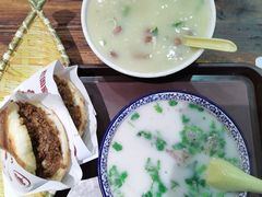 羊肉汤（多肉）-穆得·老周家牛肉烧饼(普利街店)