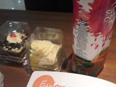 -红宝石·鲜奶小方·海派西点房(莘庄龙之梦店)