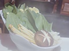 -喃喃椰·糟粕醋·椰子鸡火锅(七堡花园店)