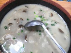 平菇肉片汤-笨罗卜浏阳菜馆(太平街店)