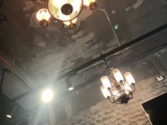 大堂-巴四老城区炭火蛙锅(张江店)