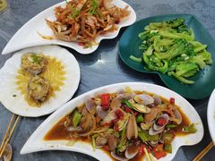 -覃记海鲜美食餐厅