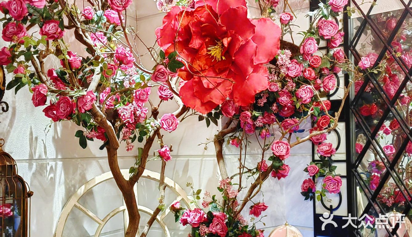 花开富贵山茶红👉秘密旅行西餐