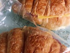 牛肉芝士羊角-中粮丰通（北京)食品有限公司