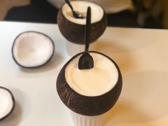 -志龙皇冠吃货椰子铺