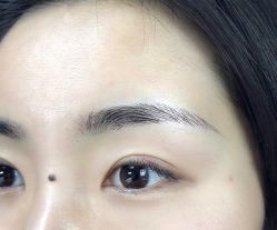 -一个差评成就的纹眉店