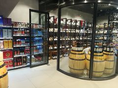 -中百仓储超市有限公司(越秀星汇维港店)