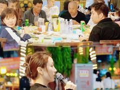 -三亚火车头万人海鲜广场