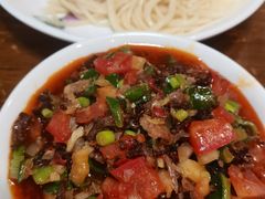 -歹歹的加个面过油肉拌面