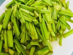 清炒水芹-溱湖八鲜菜馆