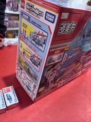 -逝水玩具折扣店