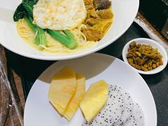 -上海滴水湖皇冠假日酒店