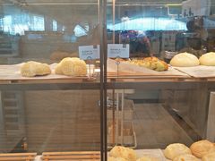 面包甜点陈列柜-奈雪的茶(深圳北站店)