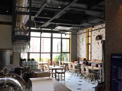 大堂-LENBACH兰巴赫西餐啤酒坊(大连东港店)