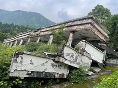 -四川汶川特大地震漩口中学遗址