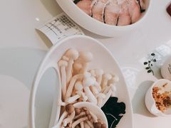 -洪氏嗨捞·广东猪肚鸡·椰子鸡火锅(西咸万象城店)