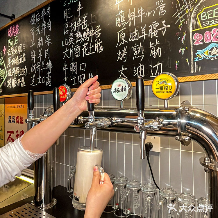 鞍山居民楼下的氛围感烤肉小店！好多新鲜玩意儿