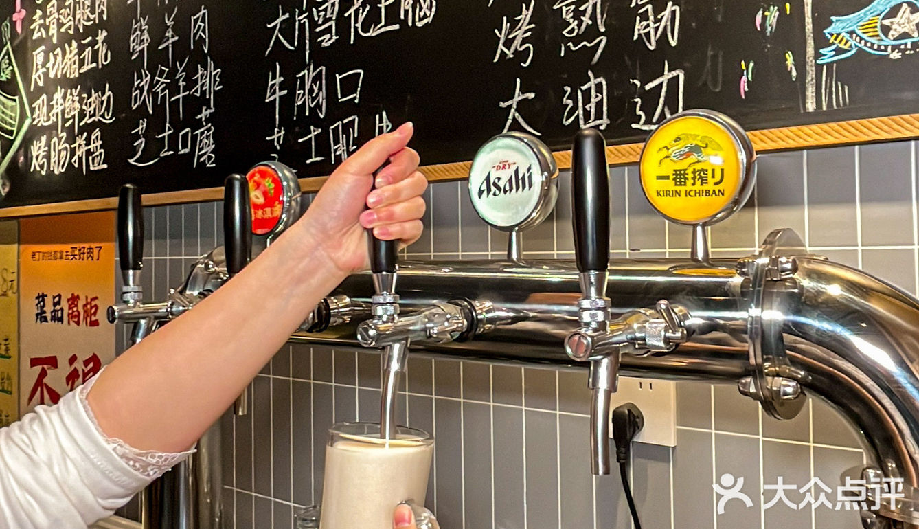 鞍山居民楼下的氛围感烤肉小店！好多新鲜玩意儿