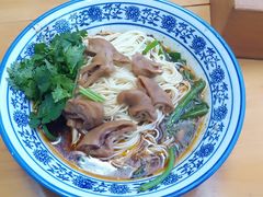 -渝之汇牛肉豌杂面