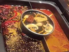 -老牌坊云南鱼豆花火锅(嵩山店)