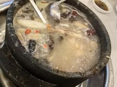 -鲁朗纳麦石锅鸡庄园