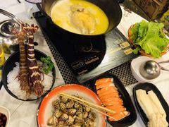 -鲜入围煮花胶鸡海鲜火锅