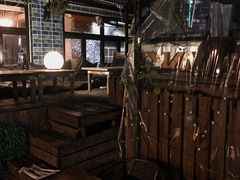 -layback cafe & bar