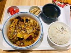 山城麻辣香锅-轻蔬不用等·素食(江苏路店)