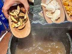 -芸山季·云南山珍菌火锅(人民广场来福士店)