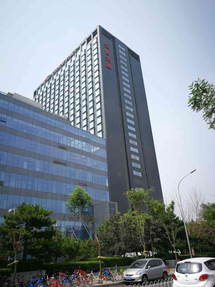 打分 做地铁十号线芍药居站,出东南口g出来后,左拐向前,走道桥,向左