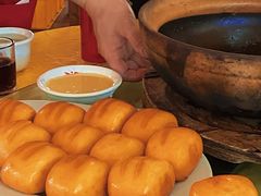 炸馒头-大石鼓山庄·珠海第一烧猪