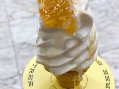 疯狂的蜂蜜冰淇淋-OUR Bakery(三里屯太古里店)