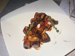 -穹六人间 people 6(岳阳路店)
