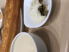 -南城香·饭香串香馄饨香(青年路店)