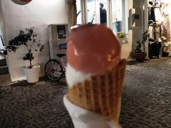 -Lolita's Gelato