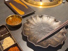 -铭牛烧肉·和牛海鲜自助(高新月牙湖店)