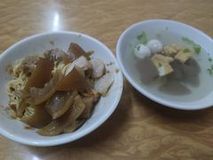 -松树干拌面店