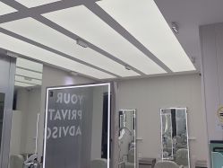 -PE SALON