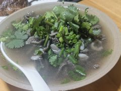 -大众跷脚牛肉馆·非遗传承单位(峨眉山店)
